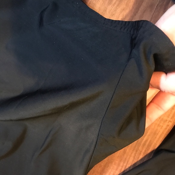 Excellent condition under armour fitted shirt - Picture 3 of 3